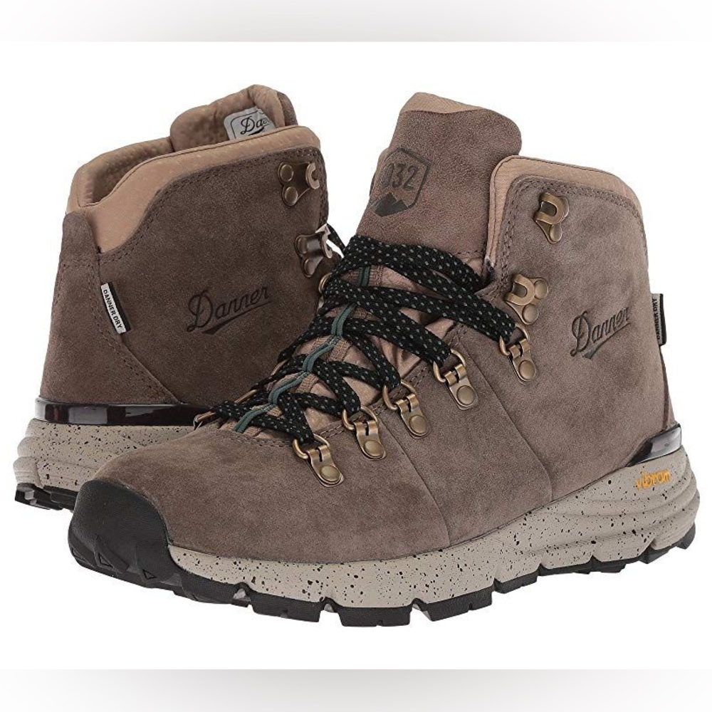 Danner Women's Mountain 600 Hiking Boots - Hazelwood Size 6